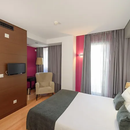 Hotel Luena 3*
